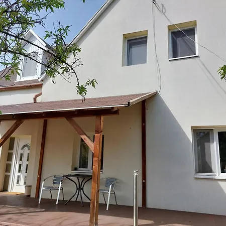 Bridgehaus Apartment
